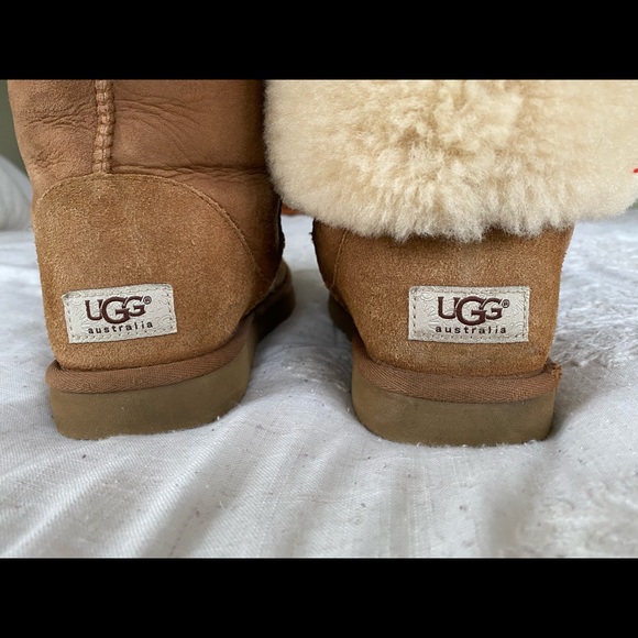 Tall Ugg Classic Boot - Picture 2 of 4